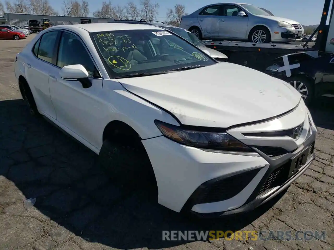 1 Photograph of a damaged car 4T1G11AK5NU641108 TOYOTA CAMRY 2022