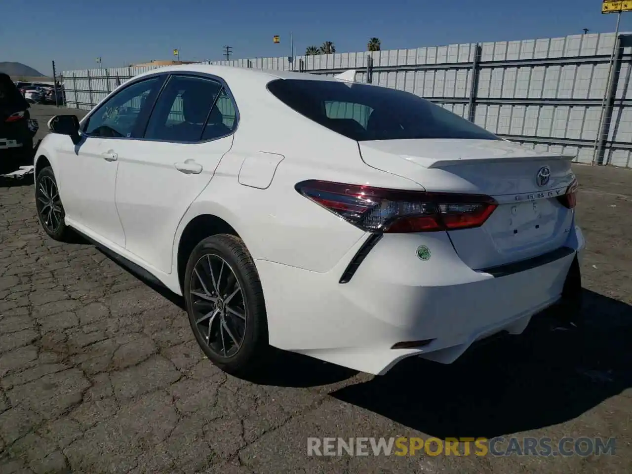 3 Photograph of a damaged car 4T1G11AK5NU641108 TOYOTA CAMRY 2022