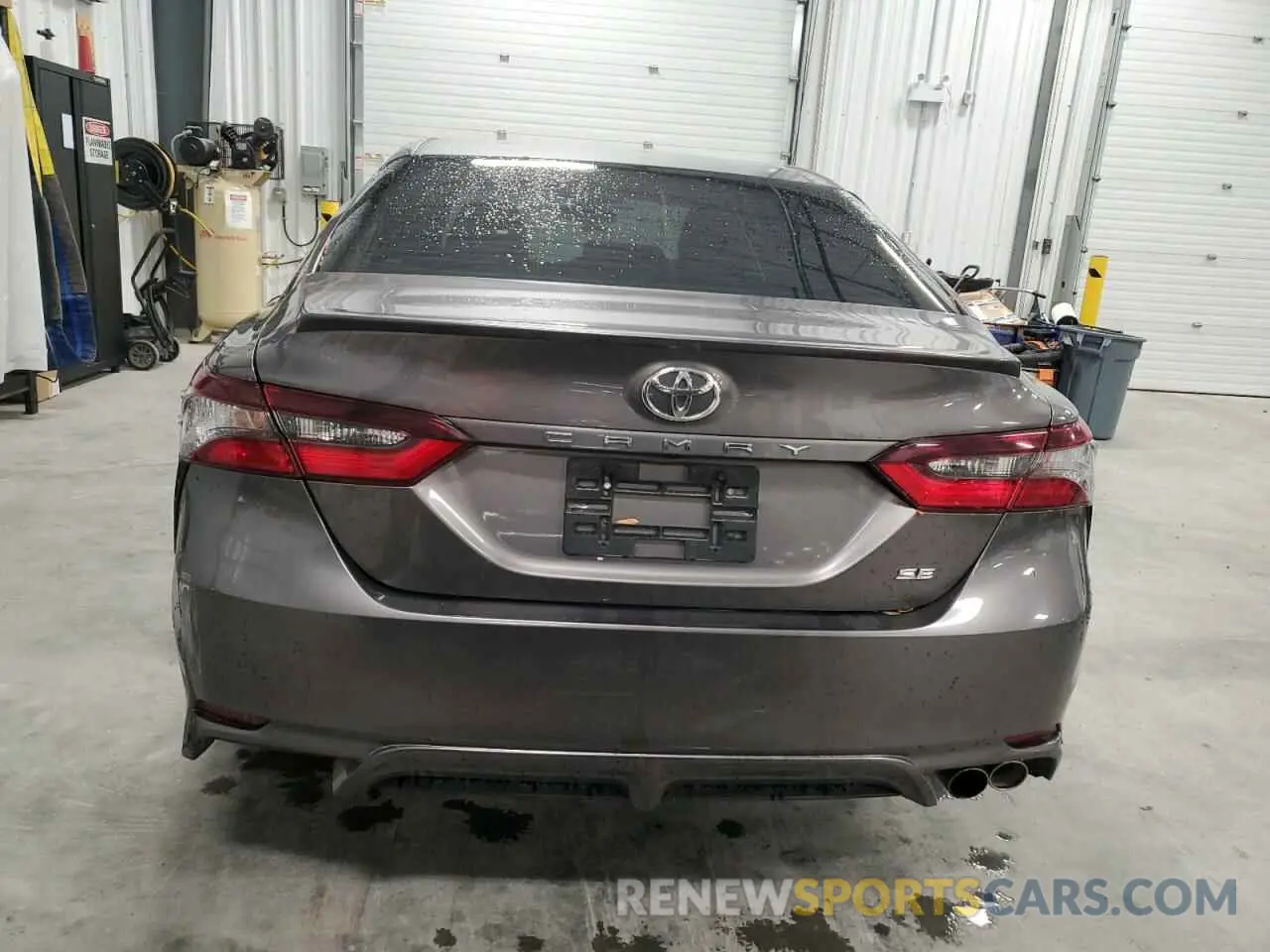 6 Photograph of a damaged car 4T1G11AK5NU652030 TOYOTA CAMRY 2022