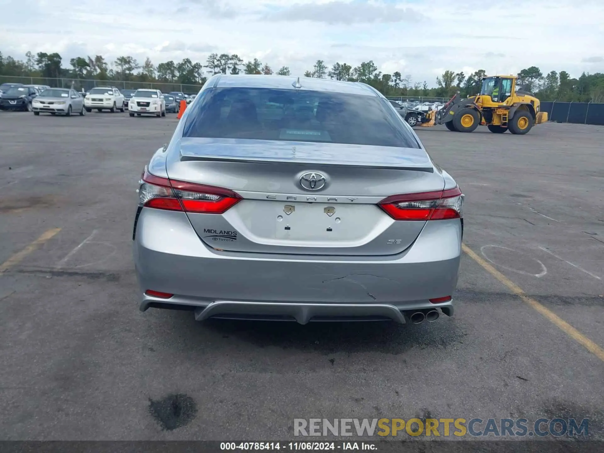 17 Photograph of a damaged car 4T1G11AK5NU654179 TOYOTA CAMRY 2022
