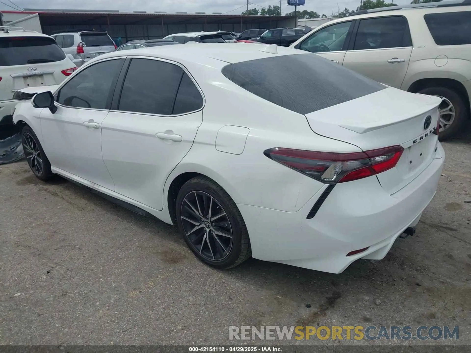 3 Photograph of a damaged car 4T1G11AK5NU660953 TOYOTA CAMRY 2022