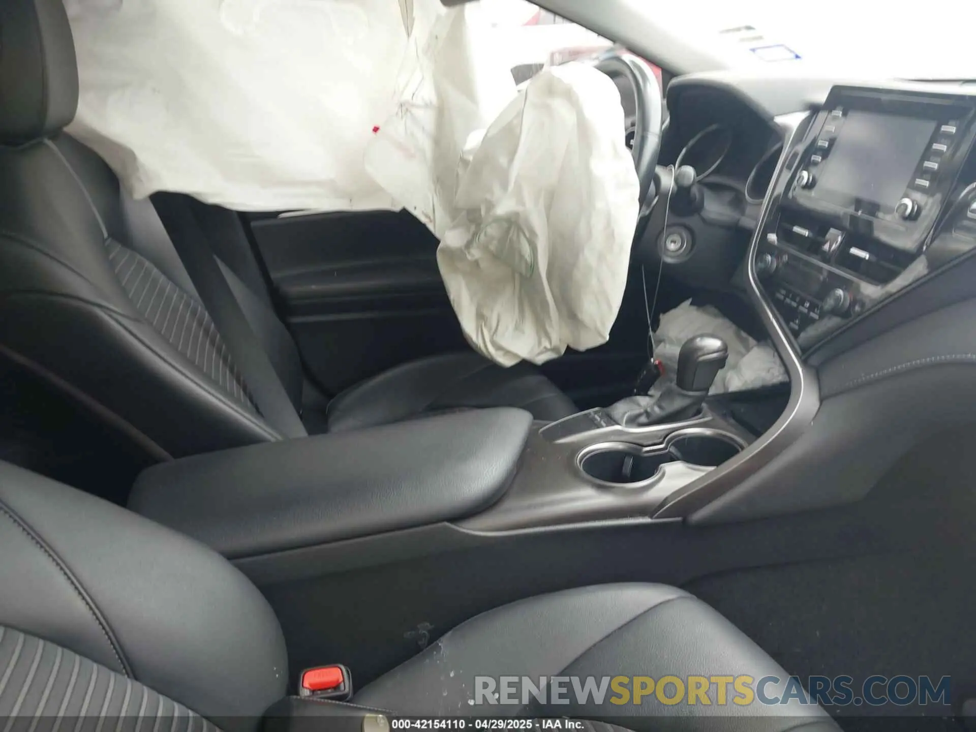 5 Photograph of a damaged car 4T1G11AK5NU660953 TOYOTA CAMRY 2022