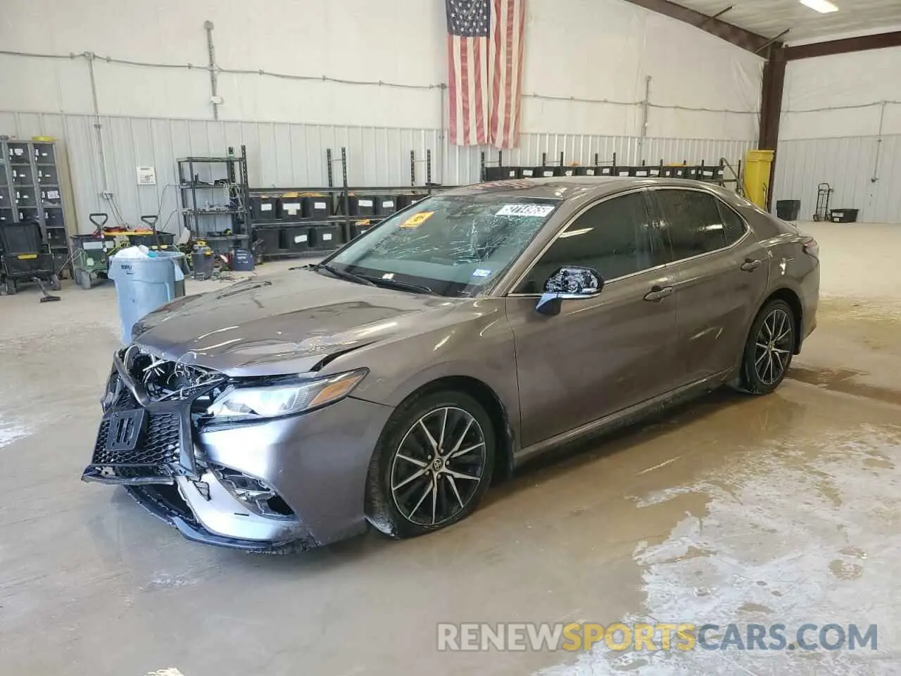 1 Photograph of a damaged car 4T1G11AK5NU669006 TOYOTA CAMRY 2022
