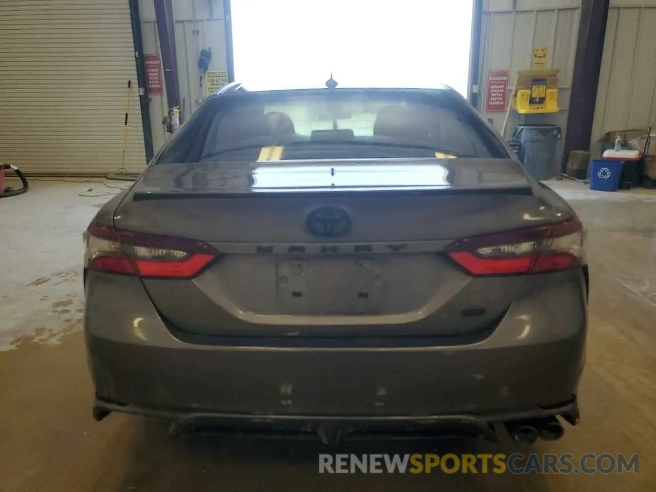 6 Photograph of a damaged car 4T1G11AK5NU669006 TOYOTA CAMRY 2022