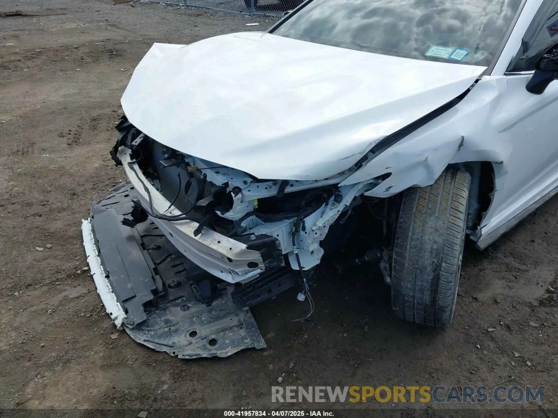 6 Photograph of a damaged car 4T1G11AK5NU670897 TOYOTA CAMRY 2022