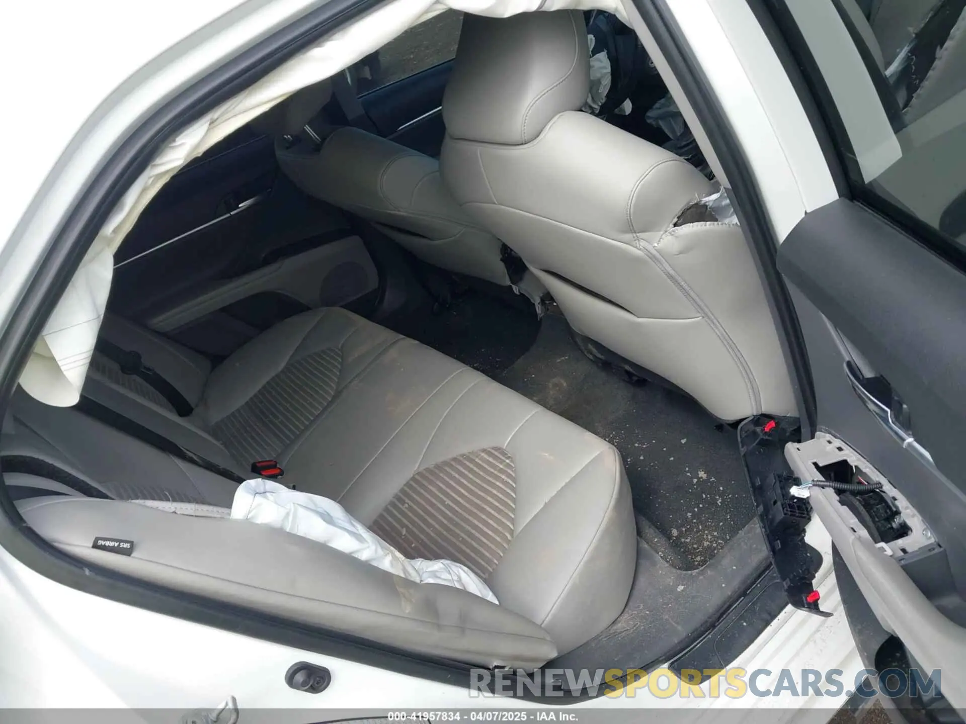 8 Photograph of a damaged car 4T1G11AK5NU670897 TOYOTA CAMRY 2022