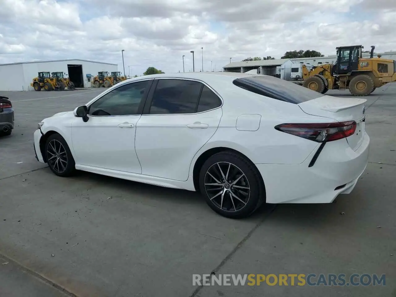 2 Photograph of a damaged car 4T1G11AK5NU677767 TOYOTA CAMRY 2022