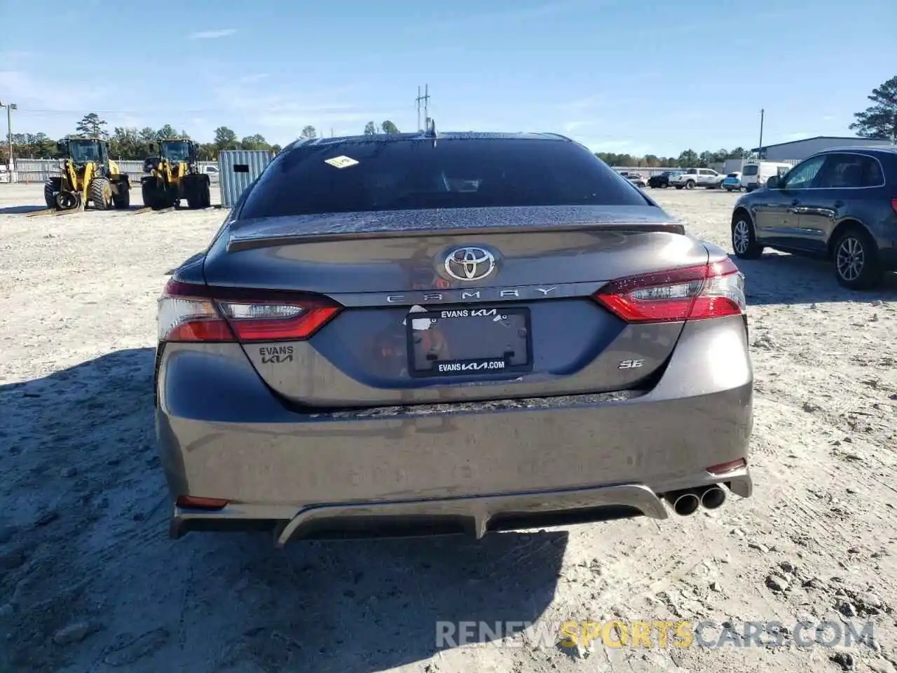 6 Photograph of a damaged car 4T1G11AK5NU679907 TOYOTA CAMRY 2022