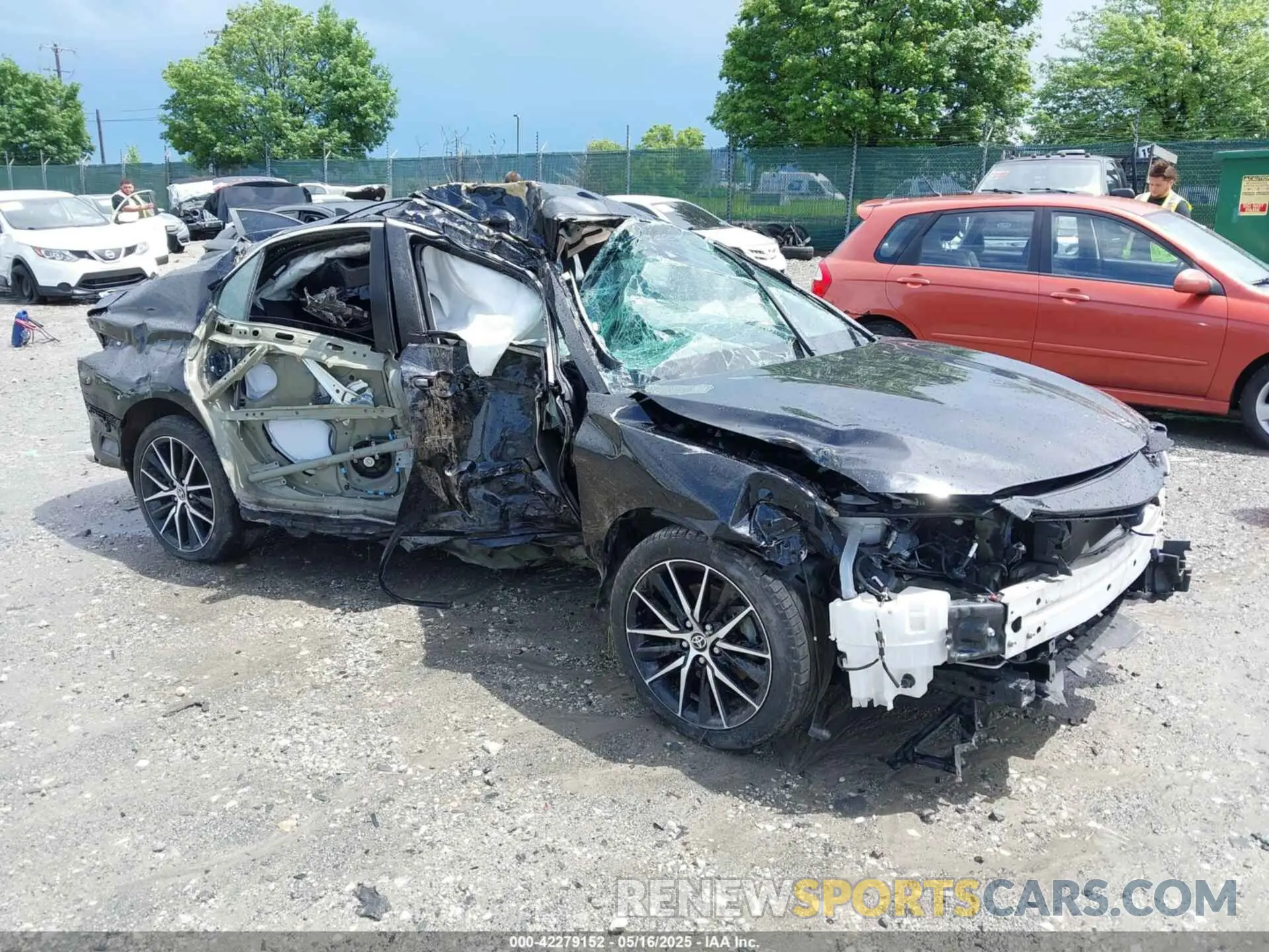 1 Photograph of a damaged car 4T1G11AK5NU680670 TOYOTA CAMRY 2022