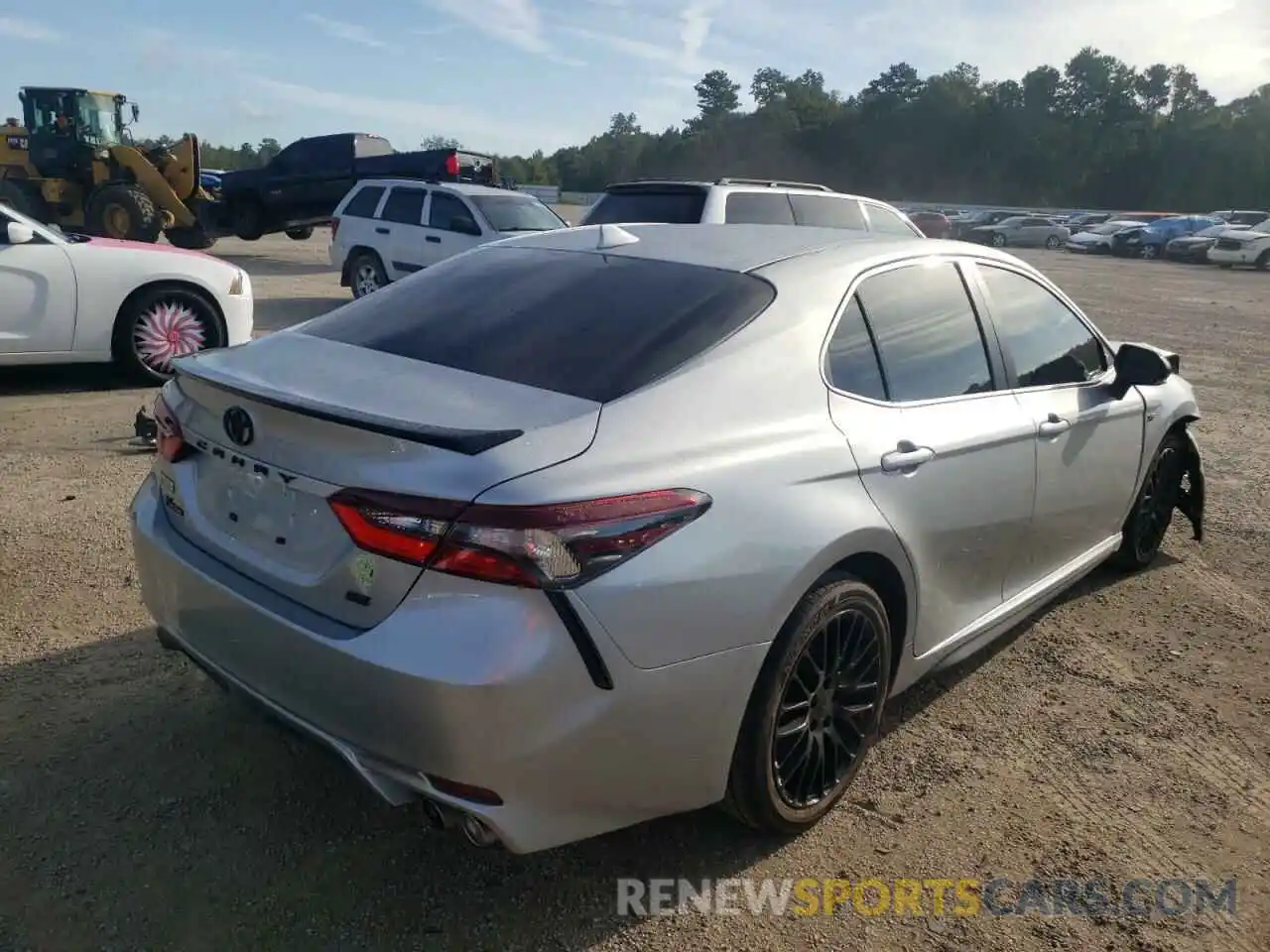 4 Photograph of a damaged car 4T1G11AK5NU692043 TOYOTA CAMRY 2022