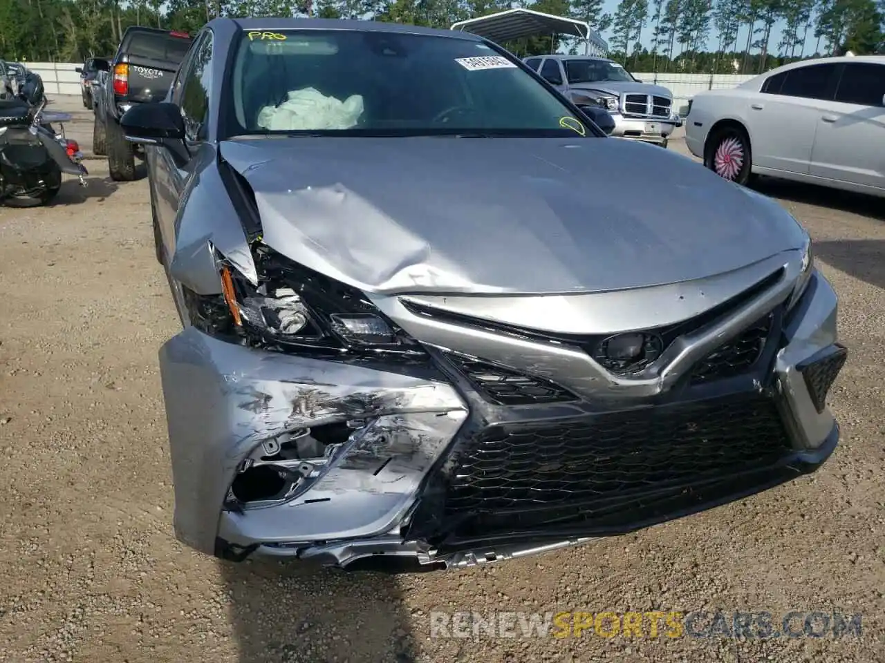 9 Photograph of a damaged car 4T1G11AK5NU692043 TOYOTA CAMRY 2022