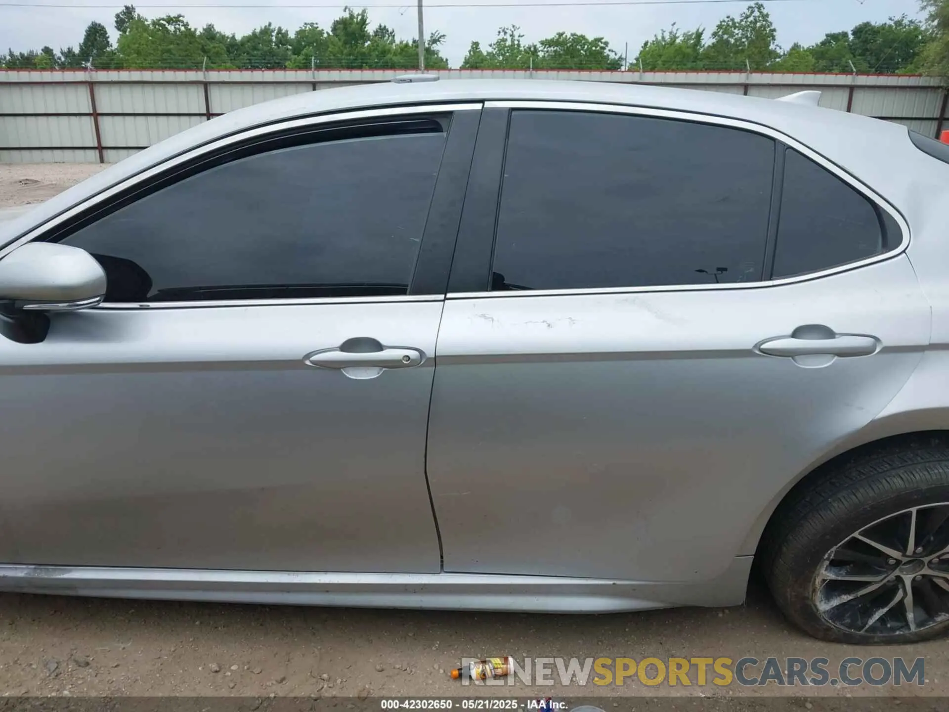 15 Photograph of a damaged car 4T1G11AK5NU710900 TOYOTA CAMRY 2022