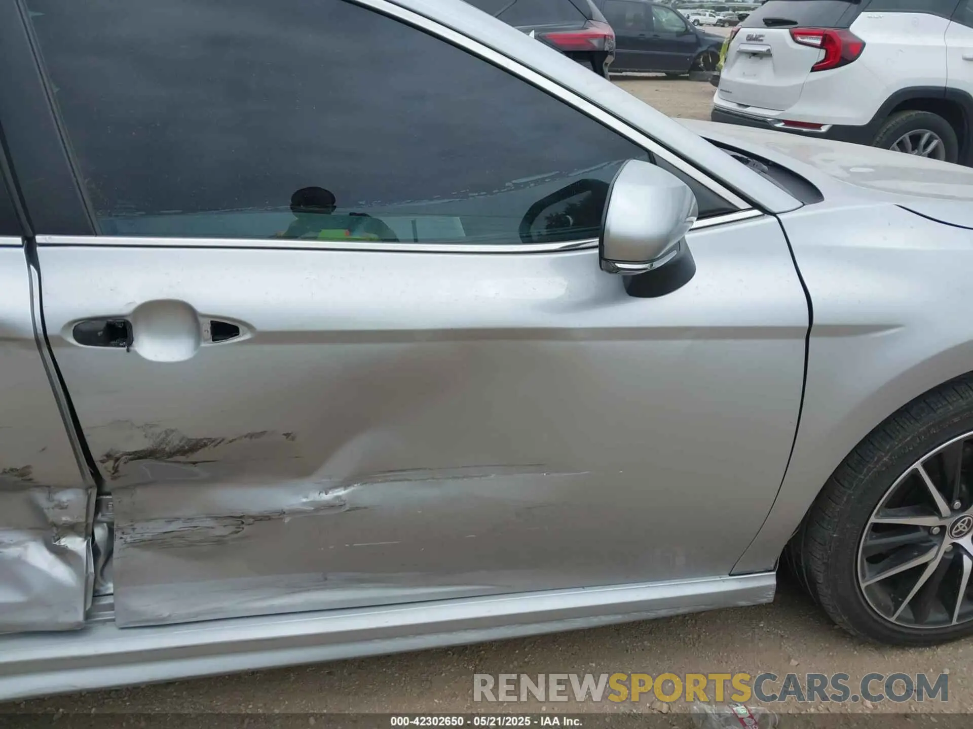 5 Photograph of a damaged car 4T1G11AK5NU710900 TOYOTA CAMRY 2022