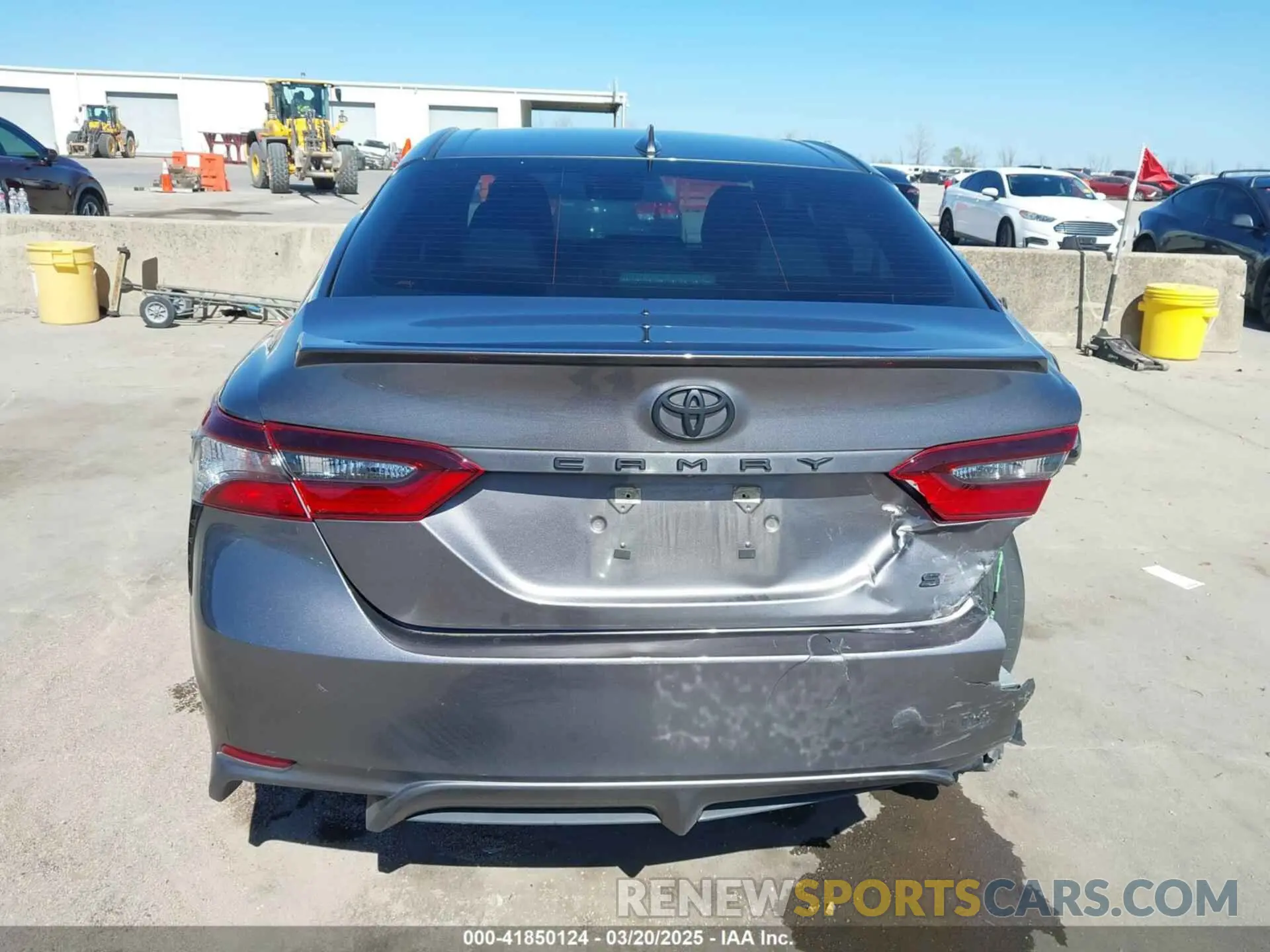 16 Photograph of a damaged car 4T1G11AK5NU711738 TOYOTA CAMRY 2022