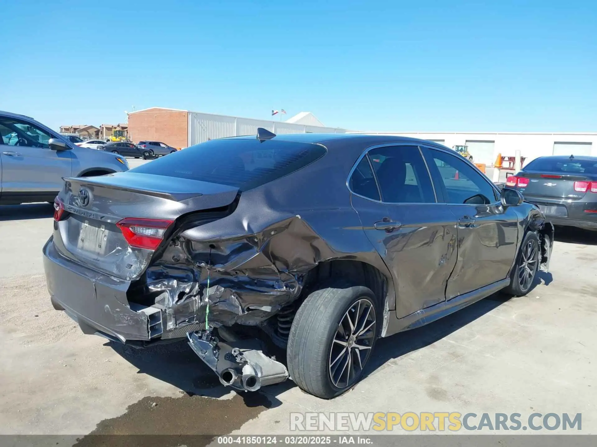 4 Photograph of a damaged car 4T1G11AK5NU711738 TOYOTA CAMRY 2022
