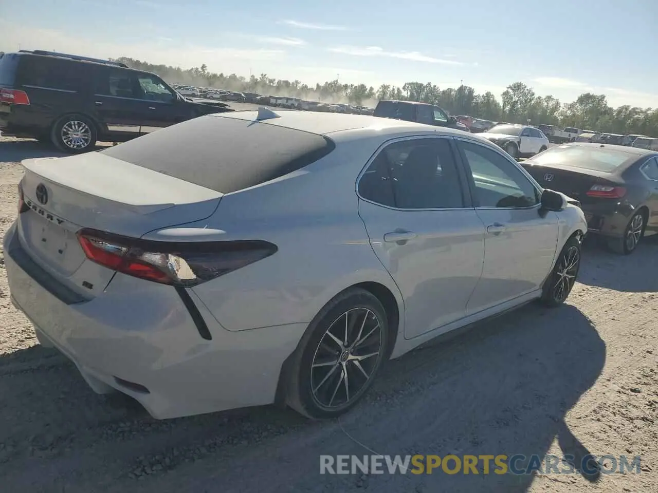 3 Photograph of a damaged car 4T1G11AK6NU028799 TOYOTA CAMRY 2022