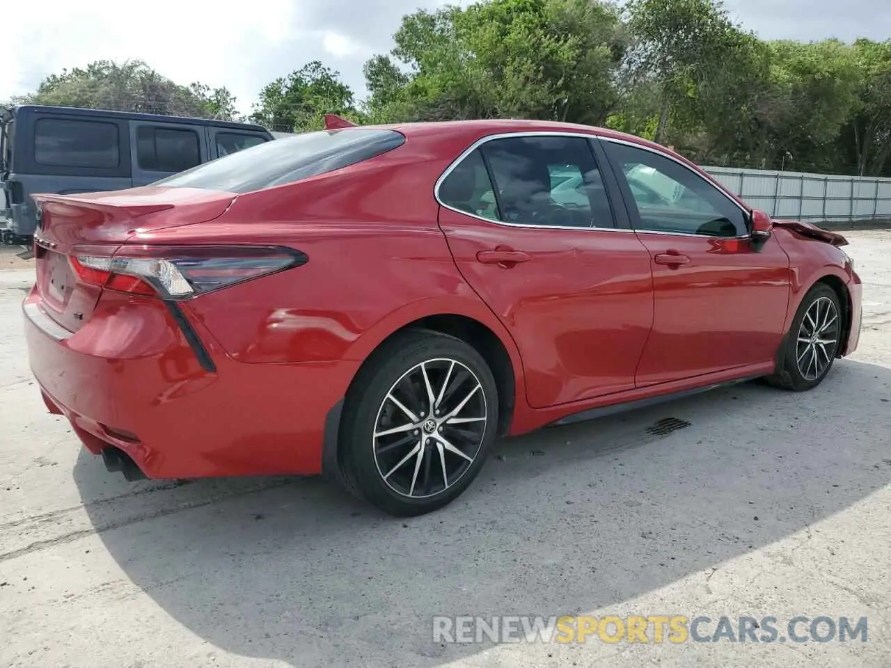 3 Photograph of a damaged car 4T1G11AK6NU043142 TOYOTA CAMRY 2022