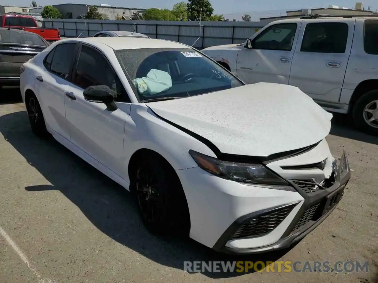 1 Photograph of a damaged car 4T1G11AK6NU060202 TOYOTA CAMRY 2022