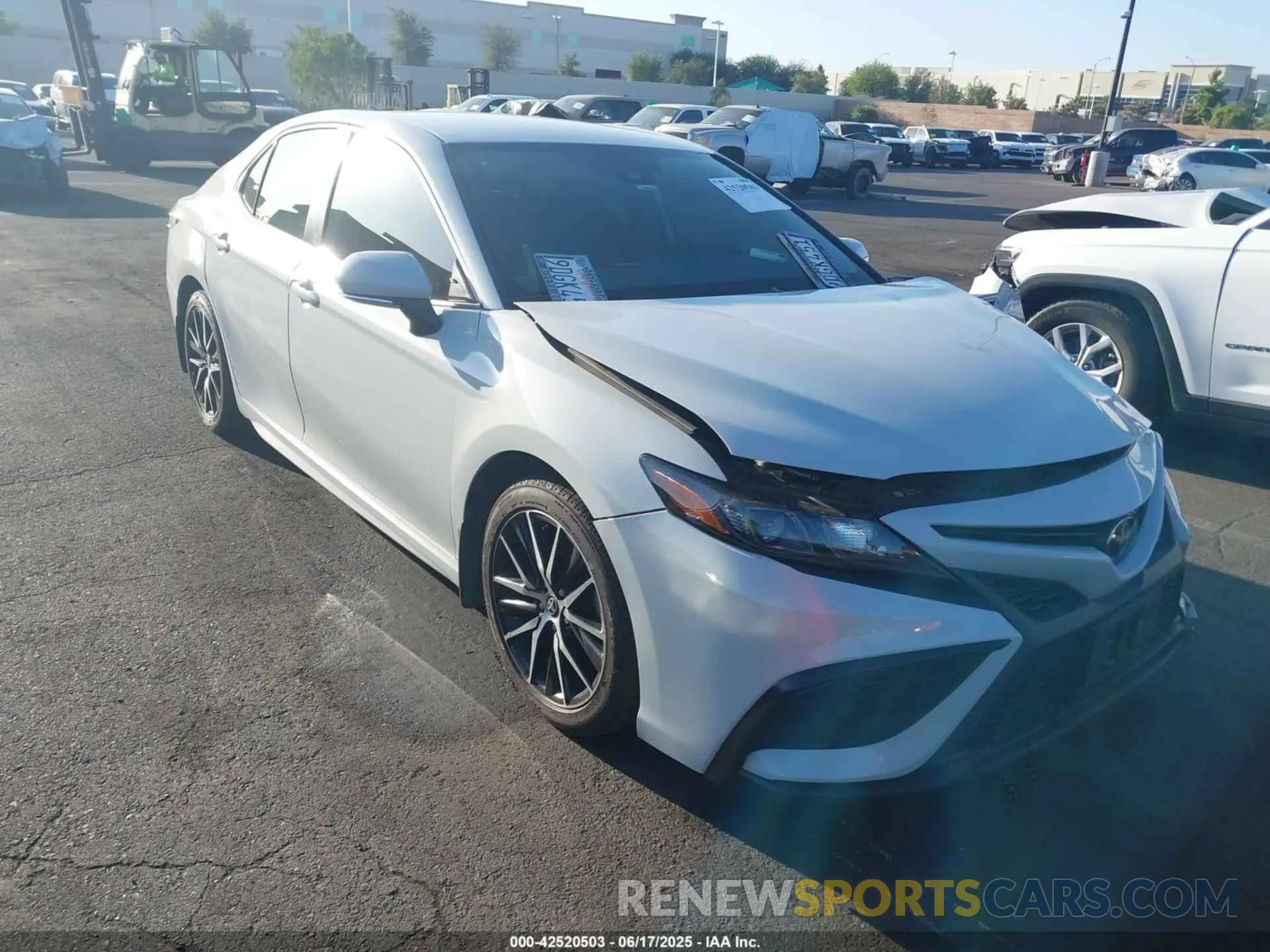 13 Photograph of a damaged car 4T1G11AK6NU071071 TOYOTA CAMRY 2022