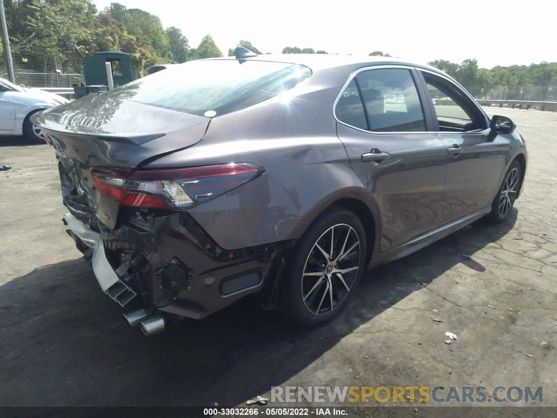 4 Photograph of a damaged car 4T1G11AK6NU622843 TOYOTA CAMRY 2022