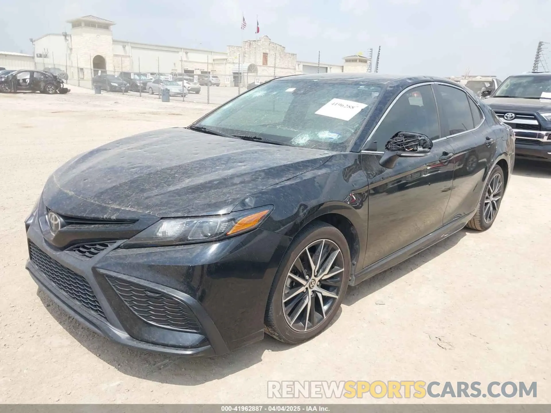 2 Photograph of a damaged car 4T1G11AK6NU623118 TOYOTA CAMRY 2022