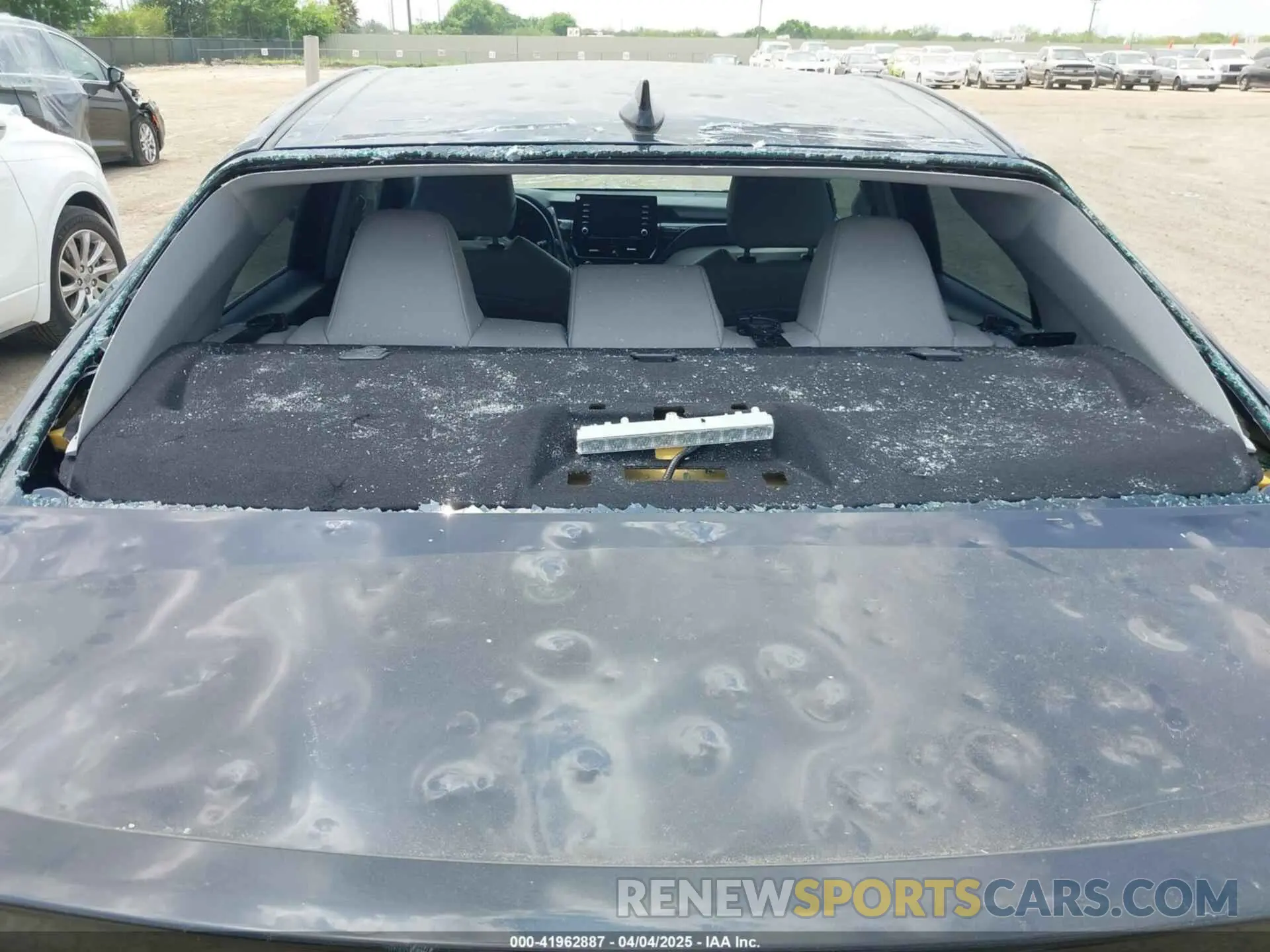 6 Photograph of a damaged car 4T1G11AK6NU623118 TOYOTA CAMRY 2022