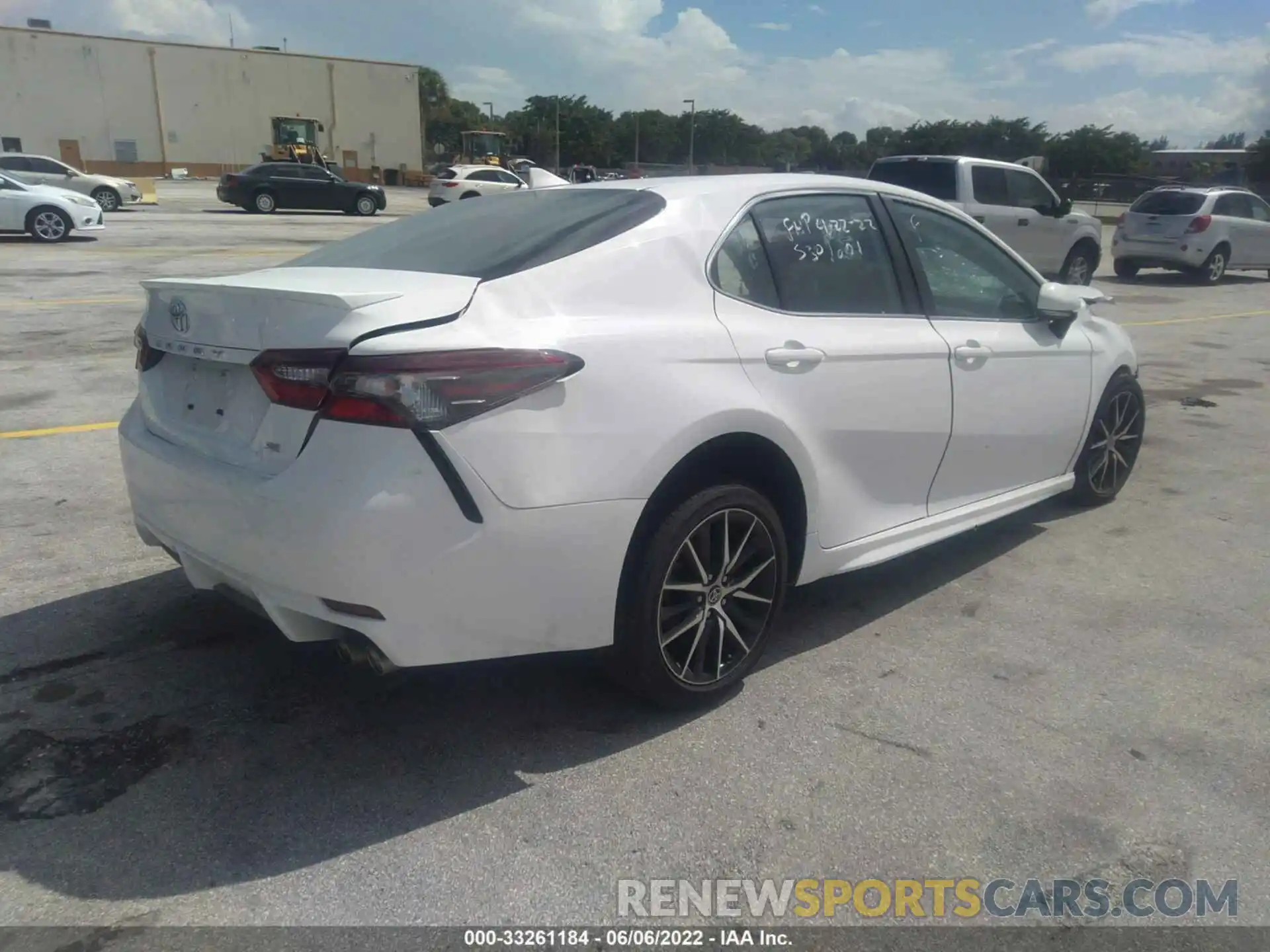 4 Photograph of a damaged car 4T1G11AK6NU635656 TOYOTA CAMRY 2022