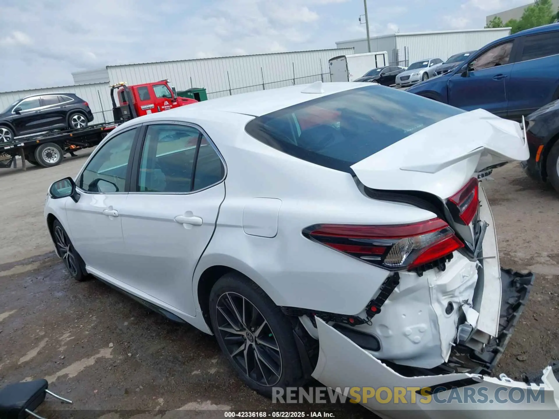 14 Photograph of a damaged car 4T1G11AK6NU669161 TOYOTA CAMRY 2022