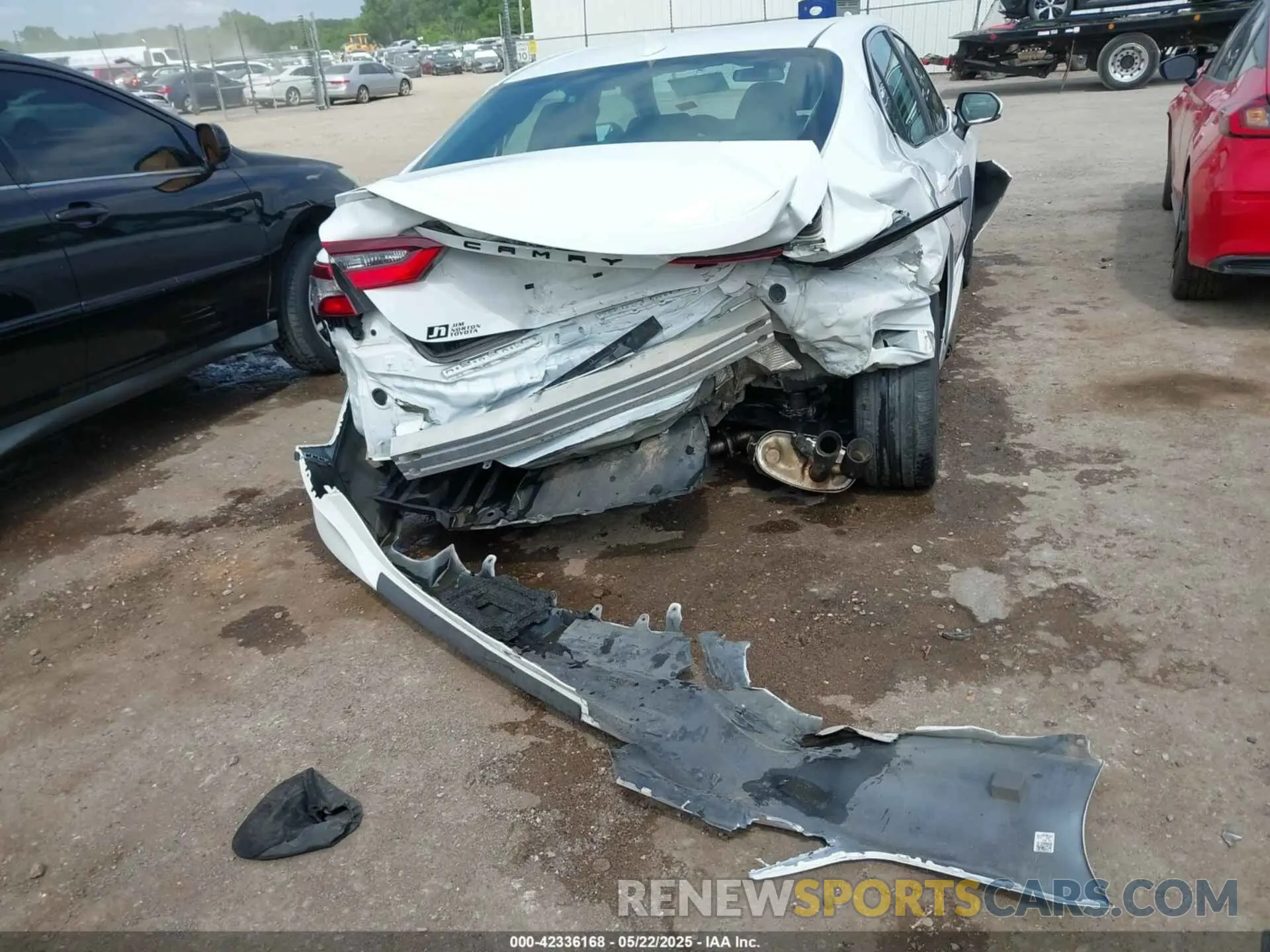 16 Photograph of a damaged car 4T1G11AK6NU669161 TOYOTA CAMRY 2022