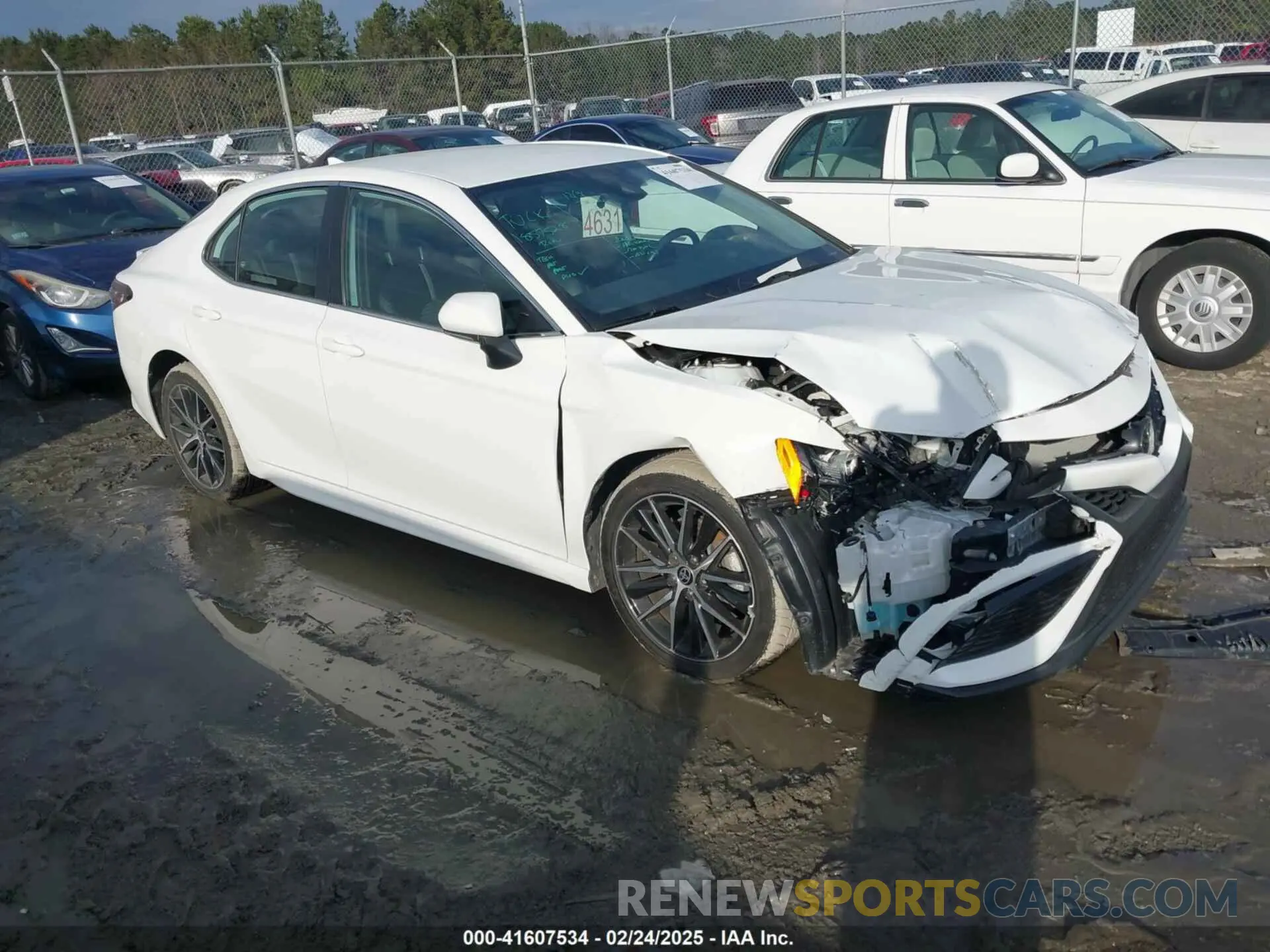 1 Photograph of a damaged car 4T1G11AK6NU713742 TOYOTA CAMRY 2022