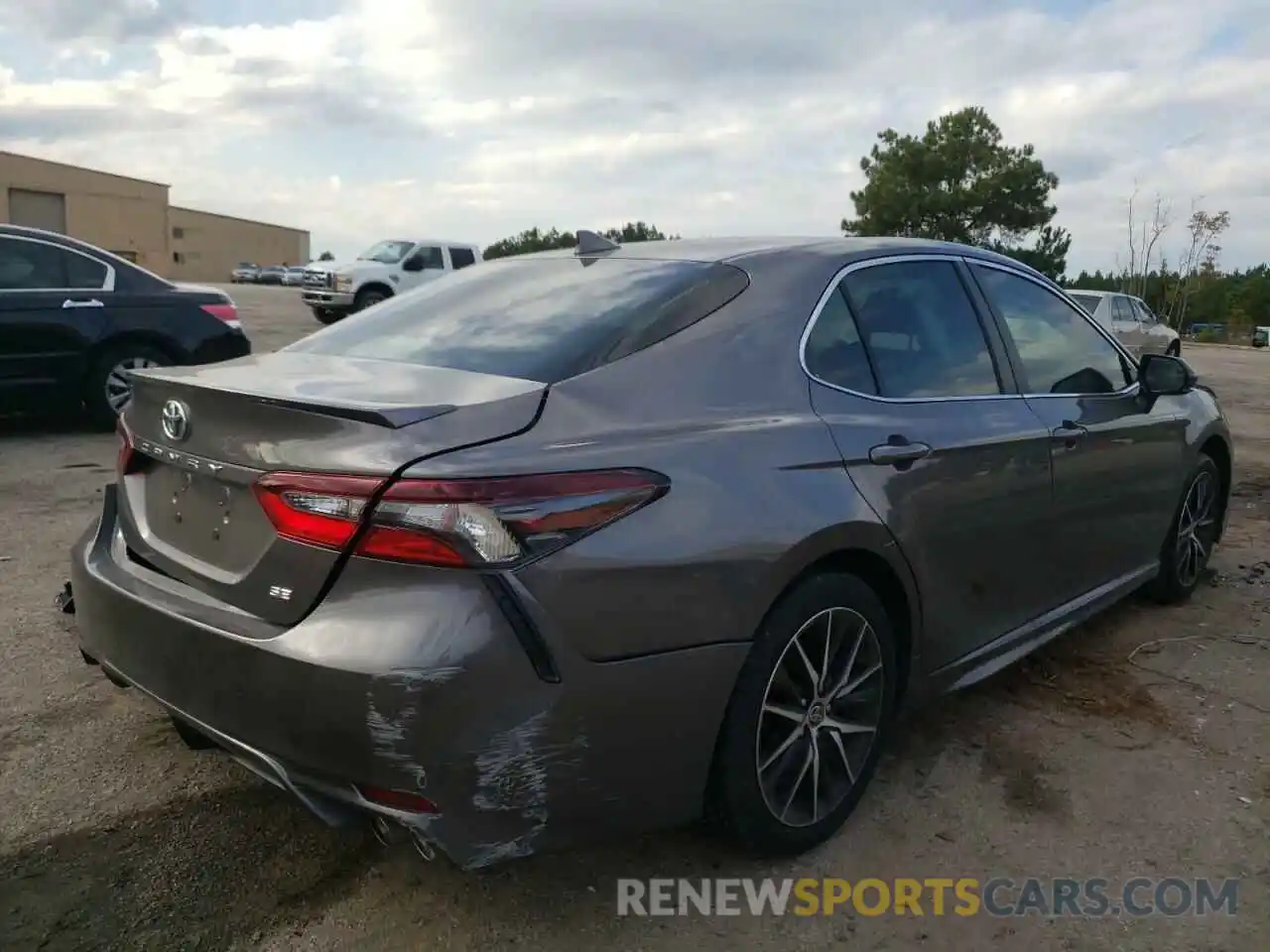 4 Photograph of a damaged car 4T1G11AK7NU036863 TOYOTA CAMRY 2022