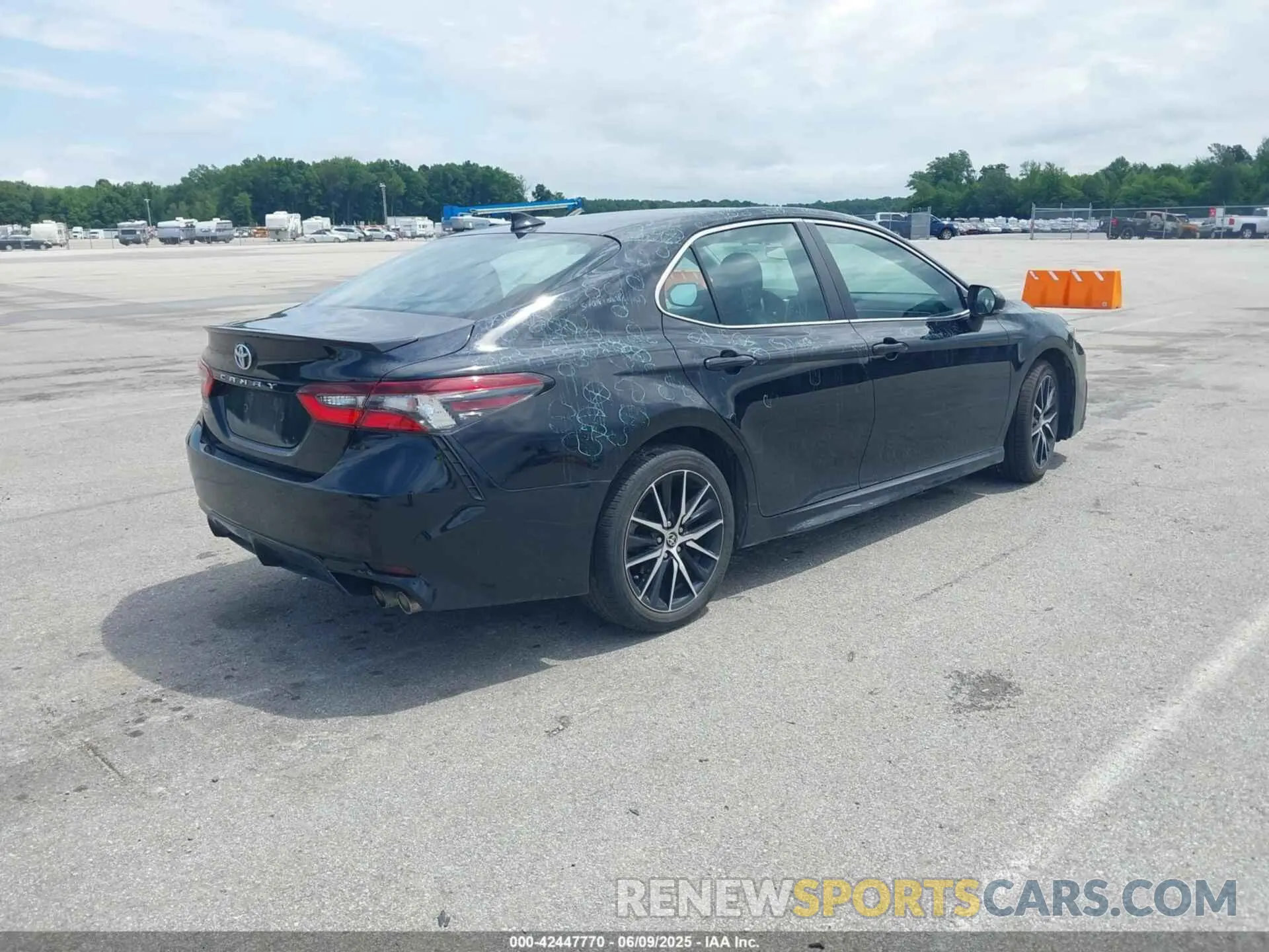 4 Photograph of a damaged car 4T1G11AK7NU039018 TOYOTA CAMRY 2022