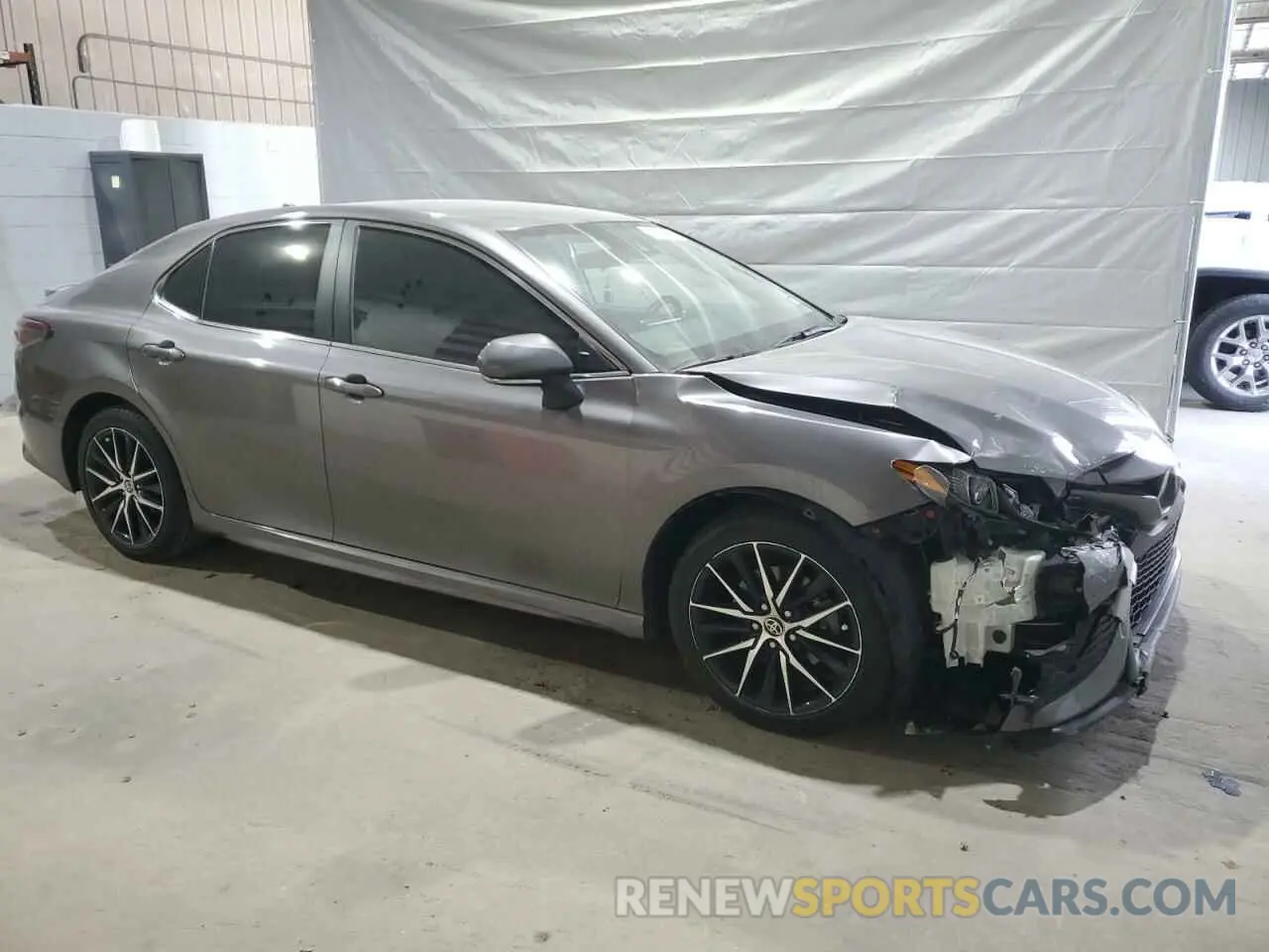 4 Photograph of a damaged car 4T1G11AK7NU067031 TOYOTA CAMRY 2022