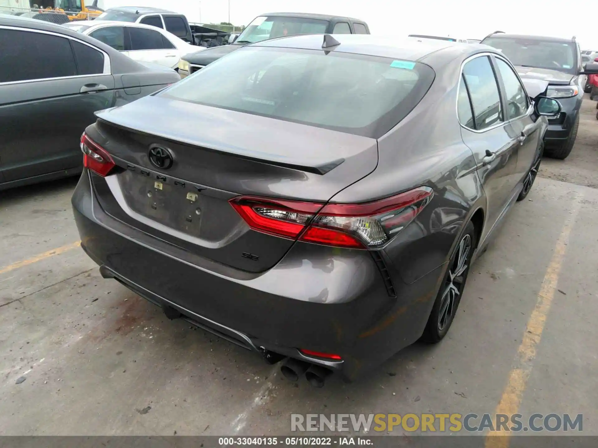 4 Photograph of a damaged car 4T1G11AK7NU619742 TOYOTA CAMRY 2022