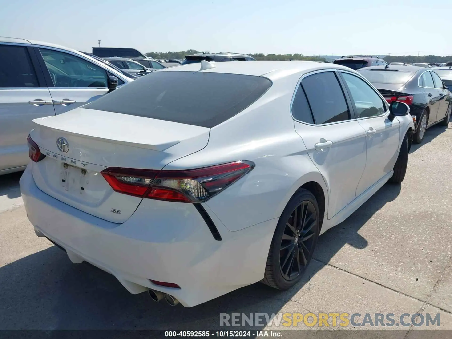 4 Photograph of a damaged car 4T1G11AK7NU631020 TOYOTA CAMRY 2022