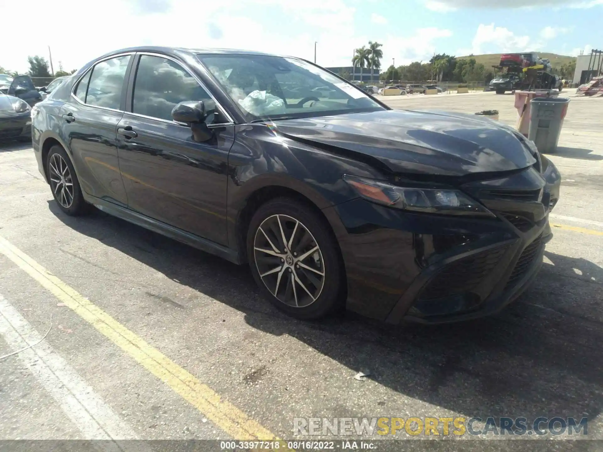 1 Photograph of a damaged car 4T1G11AK7NU631972 TOYOTA CAMRY 2022