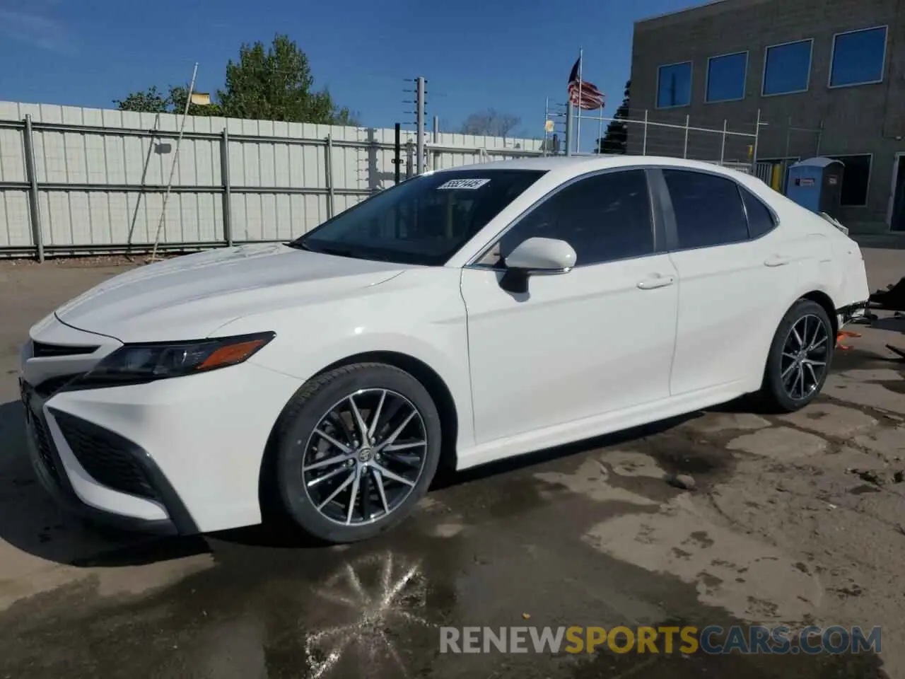 1 Photograph of a damaged car 4T1G11AK7NU659691 TOYOTA CAMRY 2022