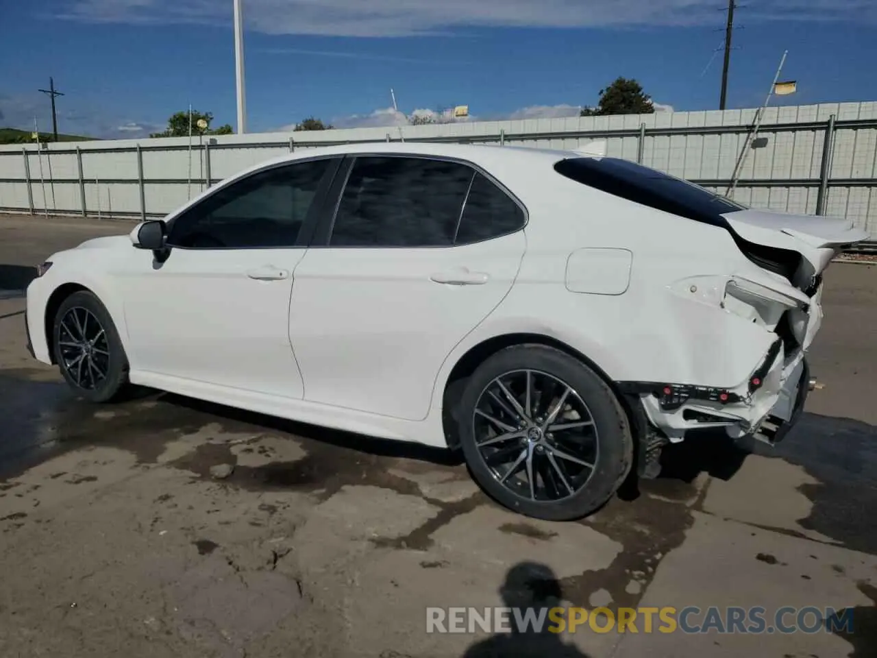 2 Photograph of a damaged car 4T1G11AK7NU659691 TOYOTA CAMRY 2022