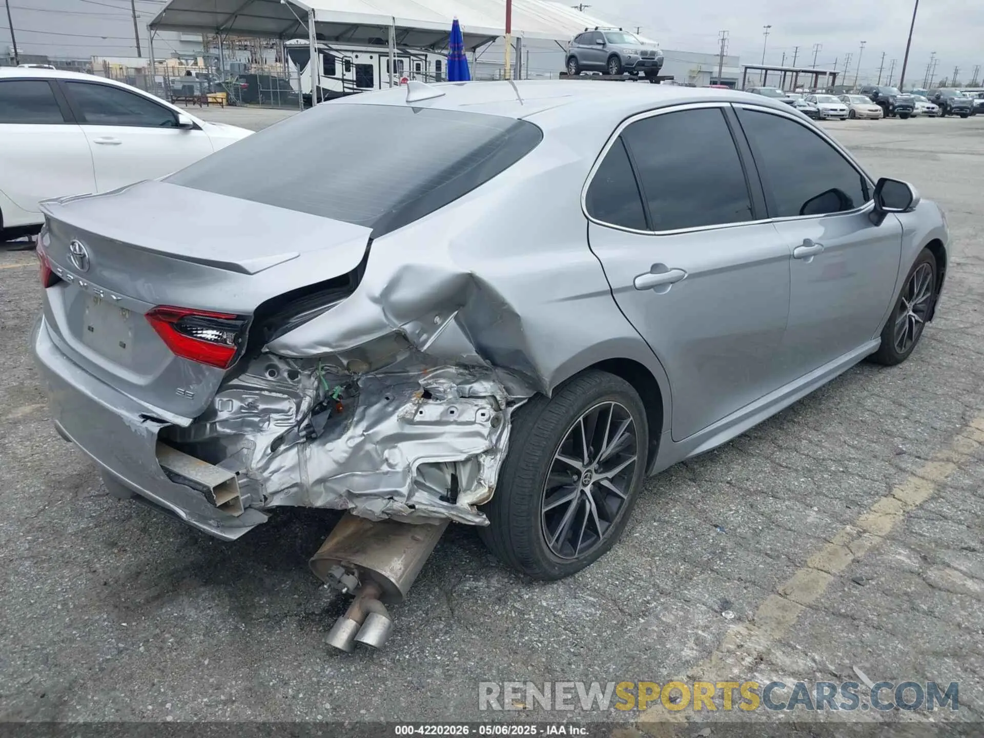 4 Photograph of a damaged car 4T1G11AK7NU669783 TOYOTA CAMRY 2022