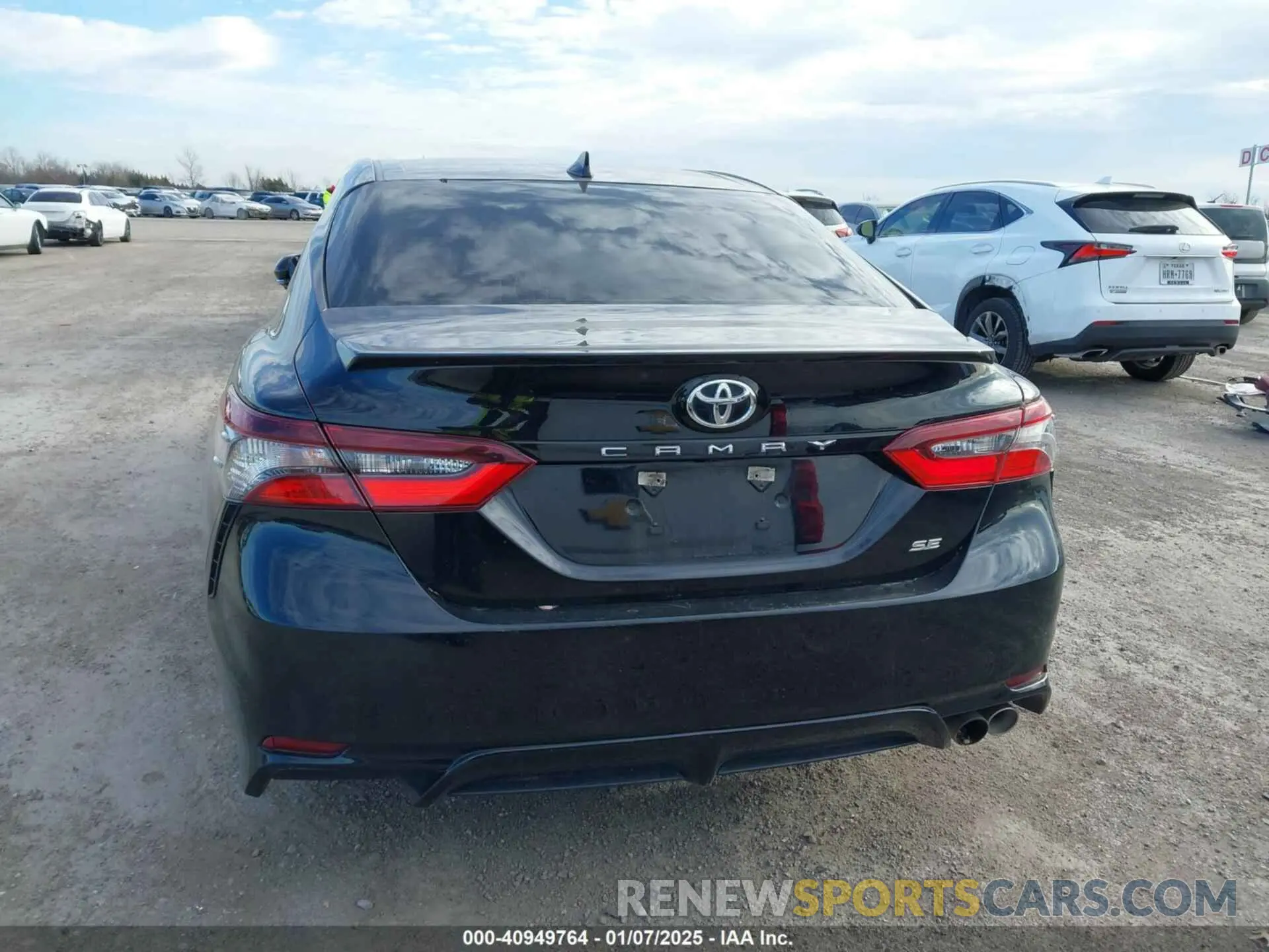 16 Photograph of a damaged car 4T1G11AK7NU673994 TOYOTA CAMRY 2022