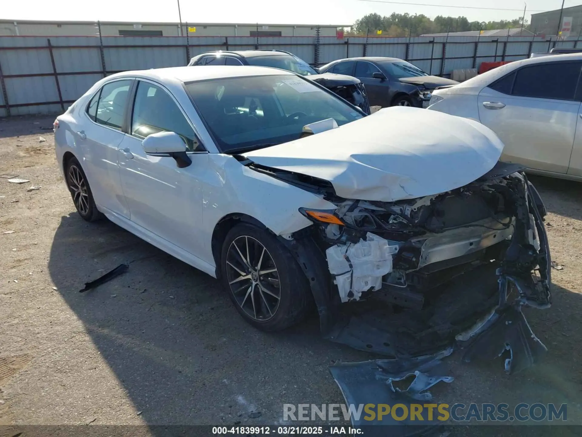 1 Photograph of a damaged car 4T1G11AK8NU001281 TOYOTA CAMRY 2022