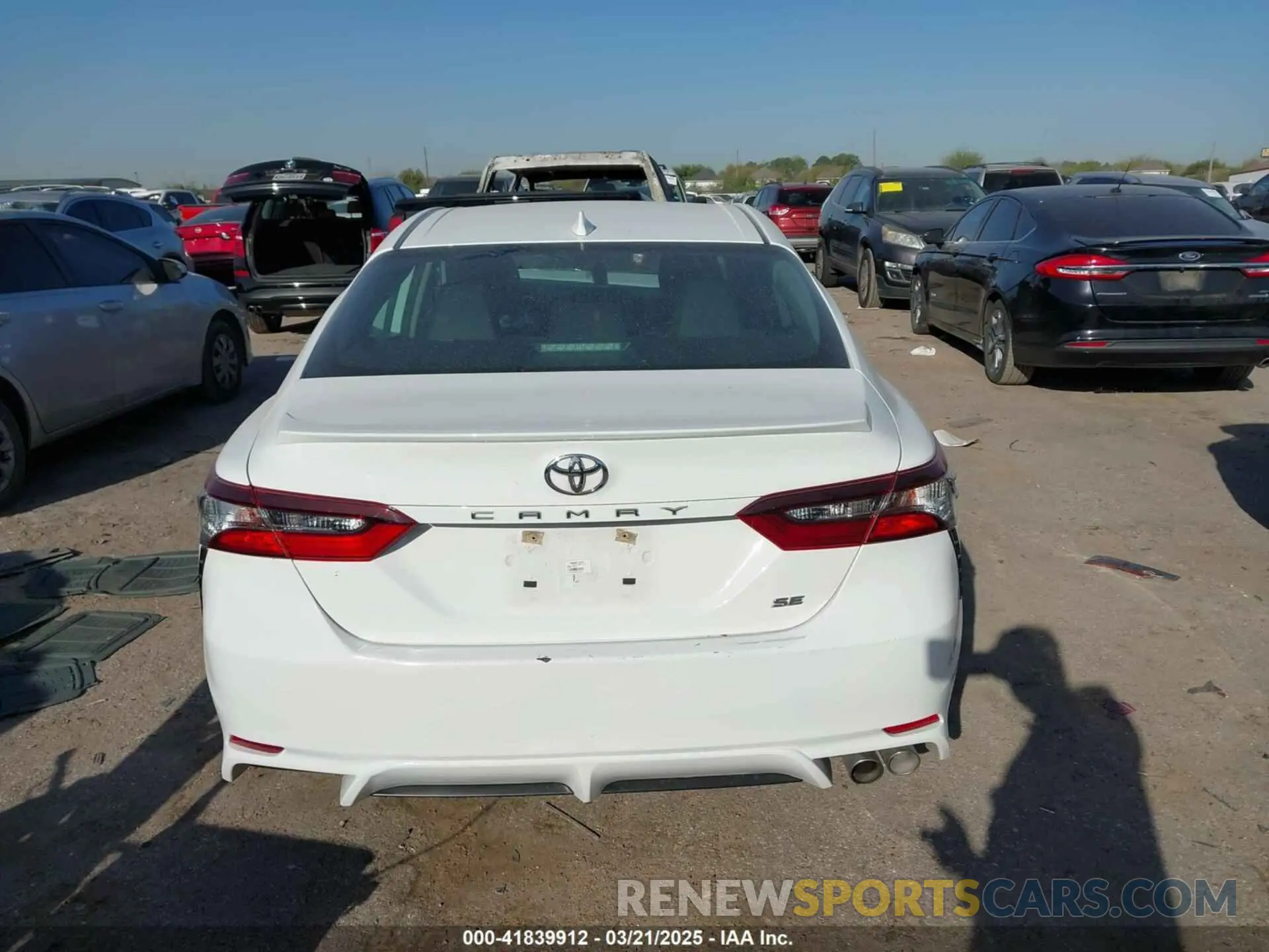 16 Photograph of a damaged car 4T1G11AK8NU001281 TOYOTA CAMRY 2022