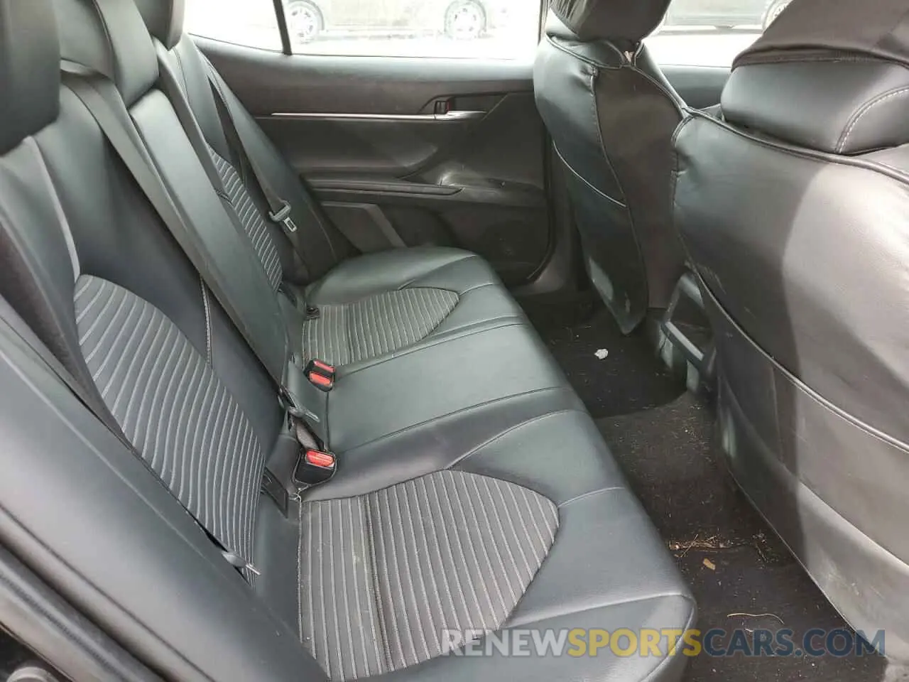 10 Photograph of a damaged car 4T1G11AK8NU029310 TOYOTA CAMRY 2022