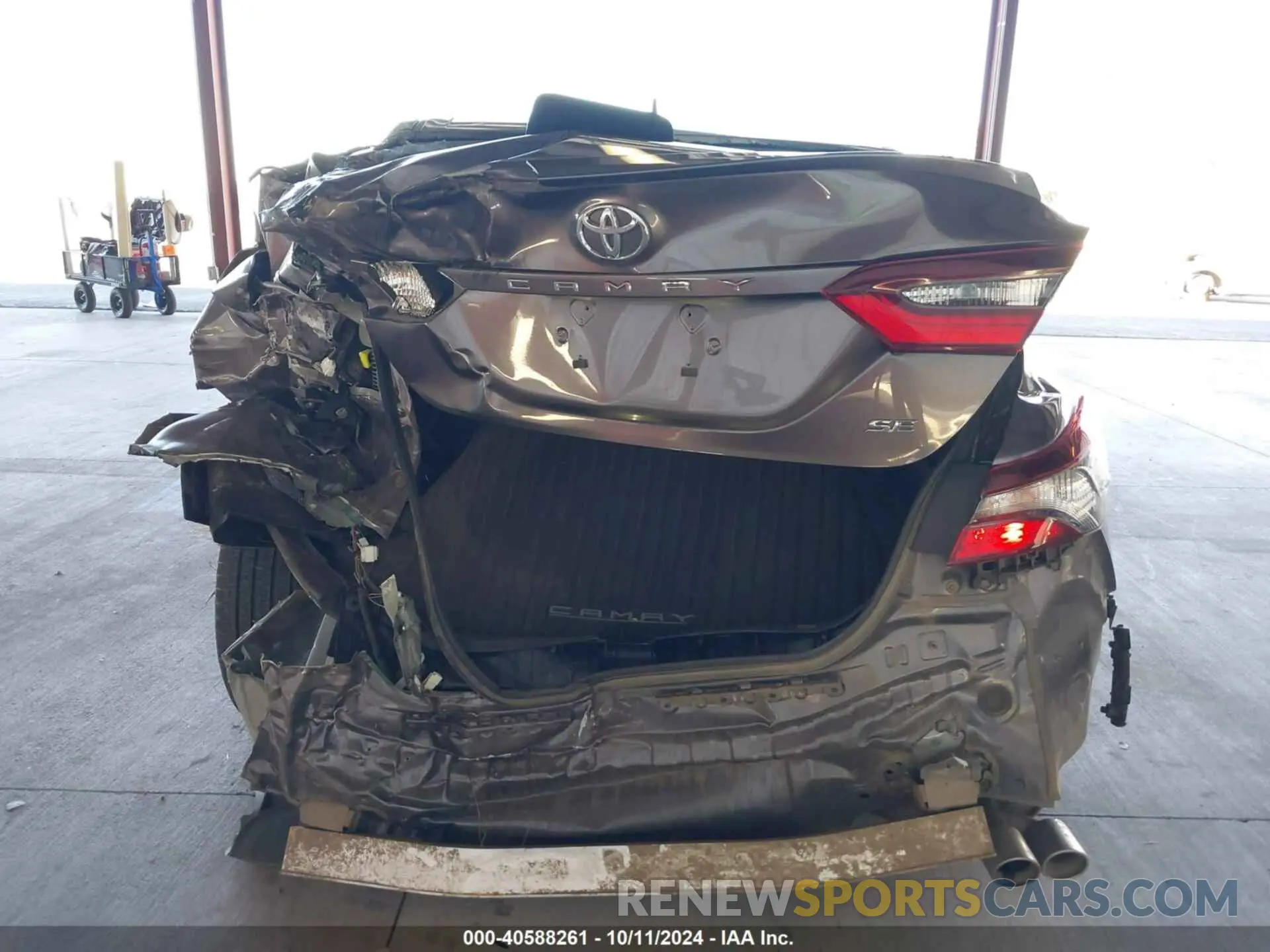 17 Photograph of a damaged car 4T1G11AK8NU045815 TOYOTA CAMRY 2022