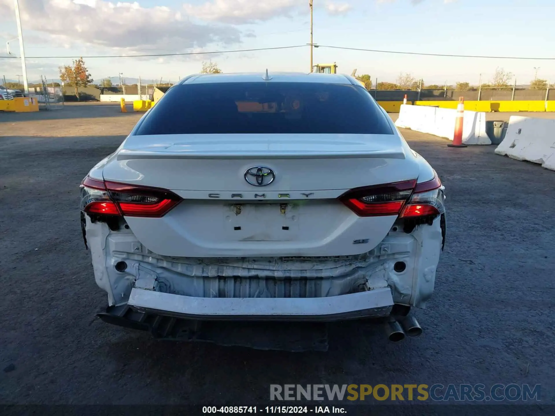 17 Photograph of a damaged car 4T1G11AK8NU050478 TOYOTA CAMRY 2022