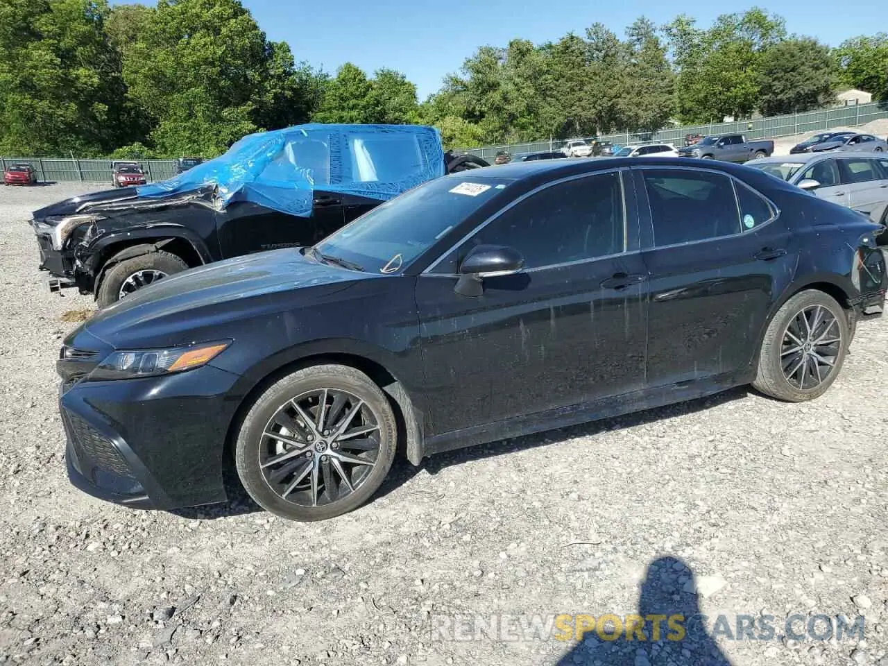 1 Photograph of a damaged car 4T1G11AK8NU069340 TOYOTA CAMRY 2022