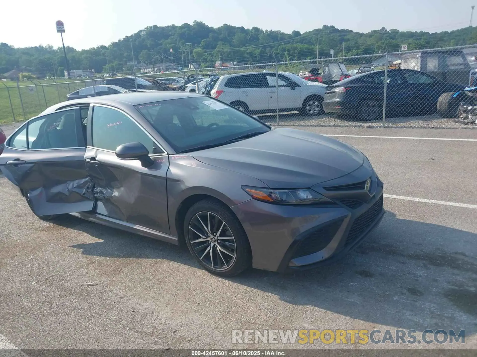 1 Photograph of a damaged car 4T1G11AK8NU075770 TOYOTA CAMRY 2022