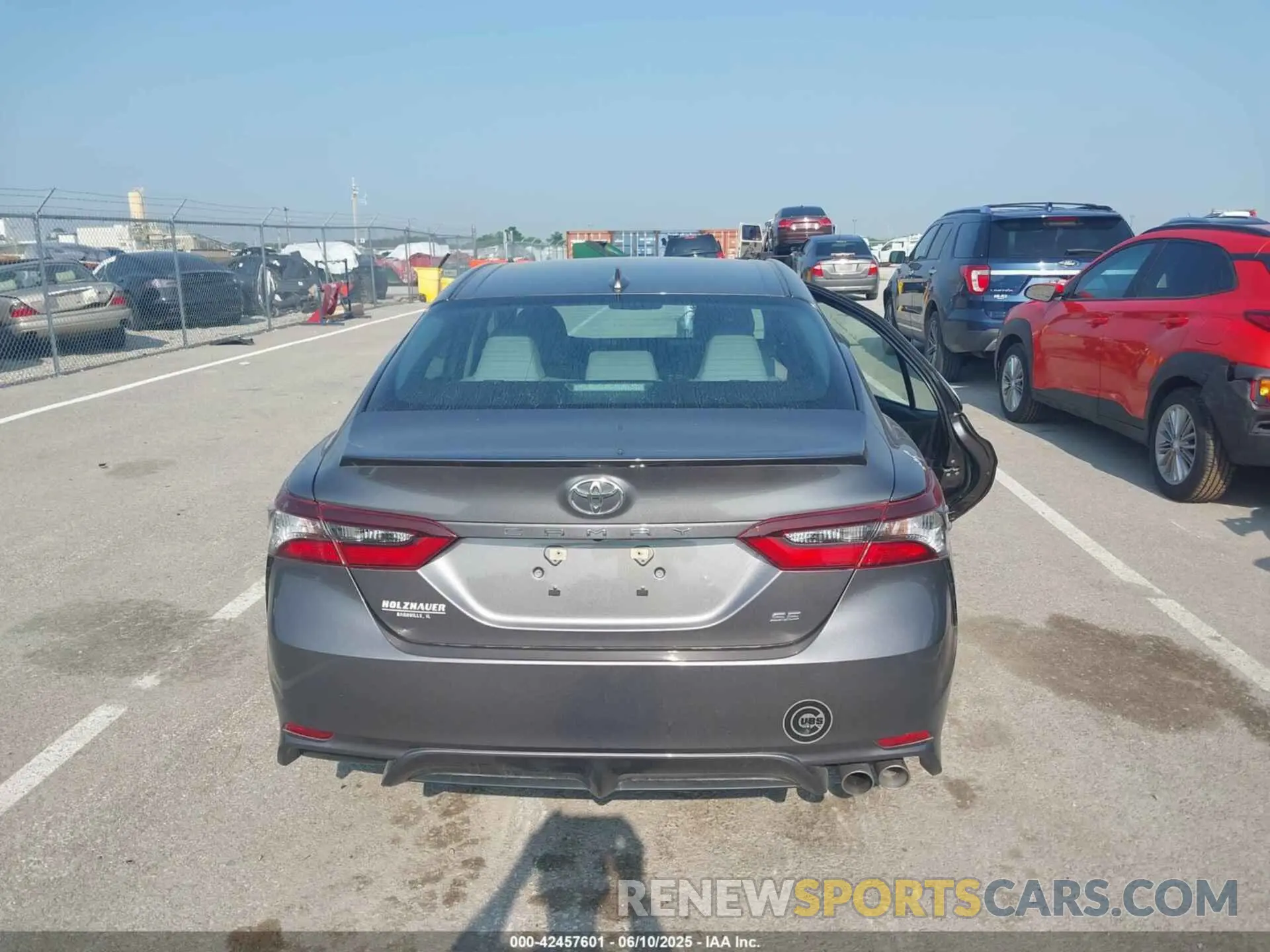 16 Photograph of a damaged car 4T1G11AK8NU075770 TOYOTA CAMRY 2022
