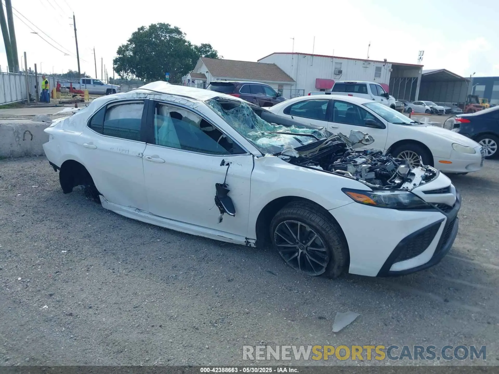 1 Photograph of a damaged car 4T1G11AK8NU621631 TOYOTA CAMRY 2022