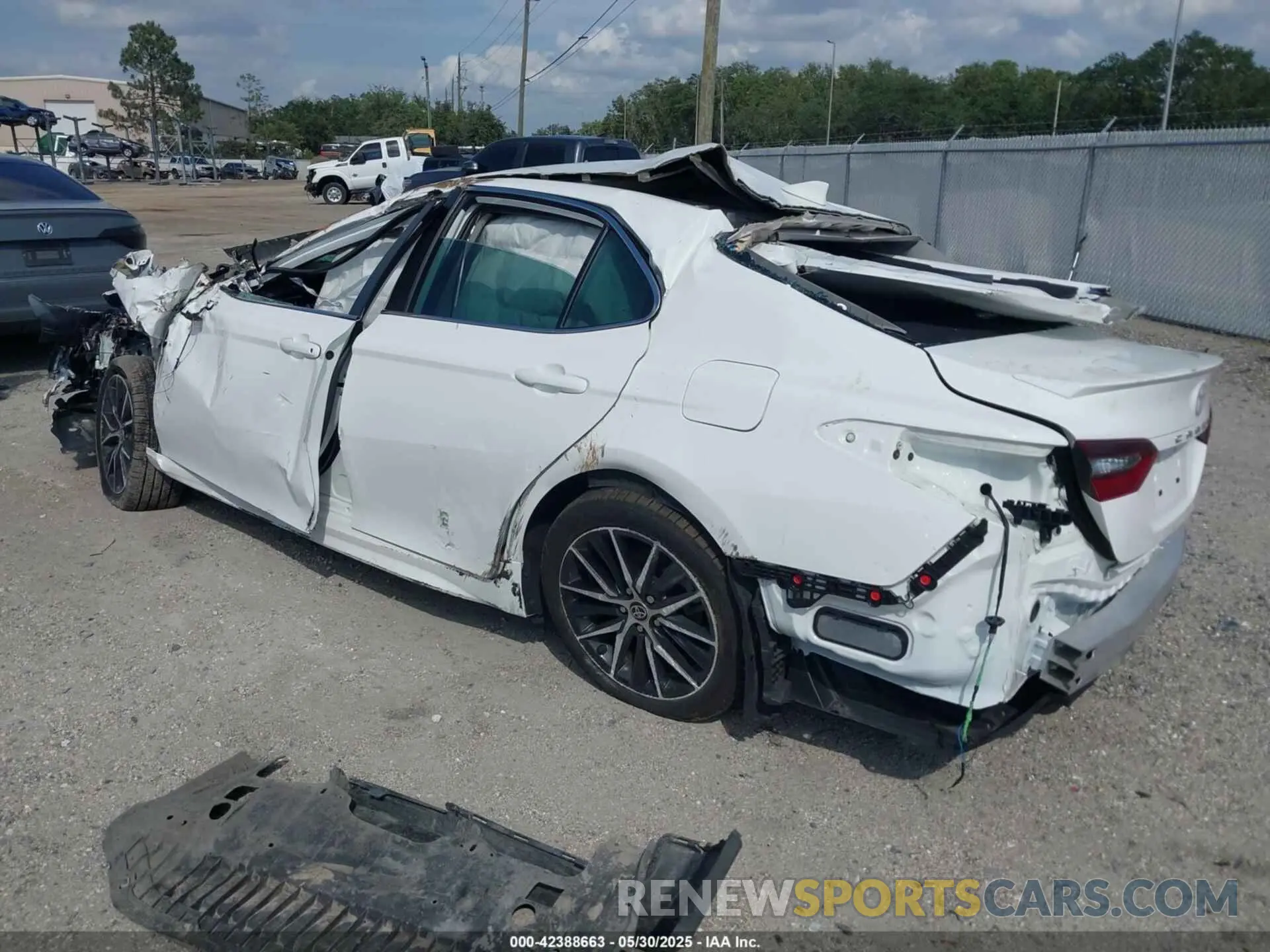 3 Photograph of a damaged car 4T1G11AK8NU621631 TOYOTA CAMRY 2022